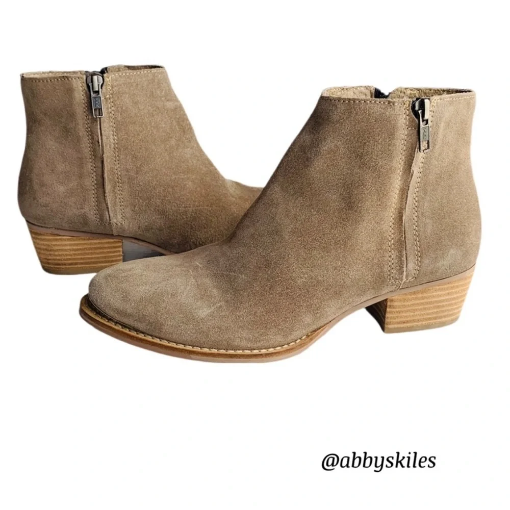 Diba True Tan Suede Leather Star Line Ankle Bootie Double Side Zippers Size 8.5